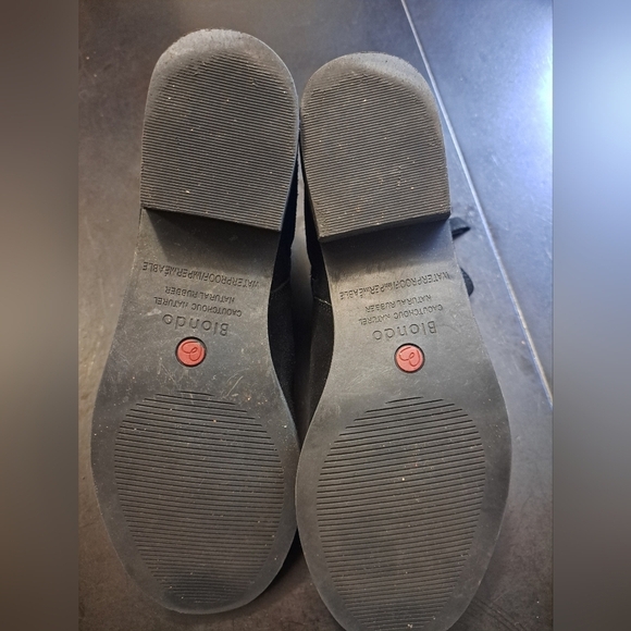 Blondo Linda Black Suede Ankle Boot   Size 7.5 - Picture 13 of 13